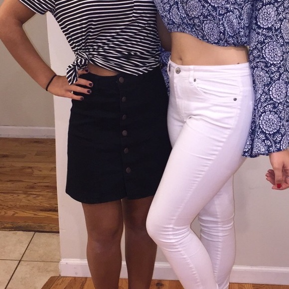 Black skirt - Picture 3 of 3